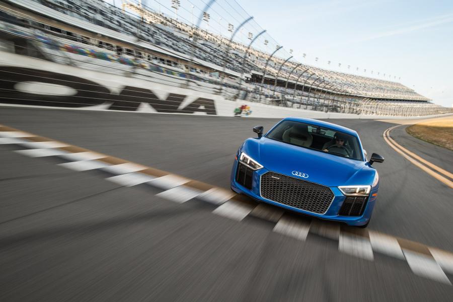  Audi R8 V10 Plus 2016 года  (NA) (фото 16 из 25)